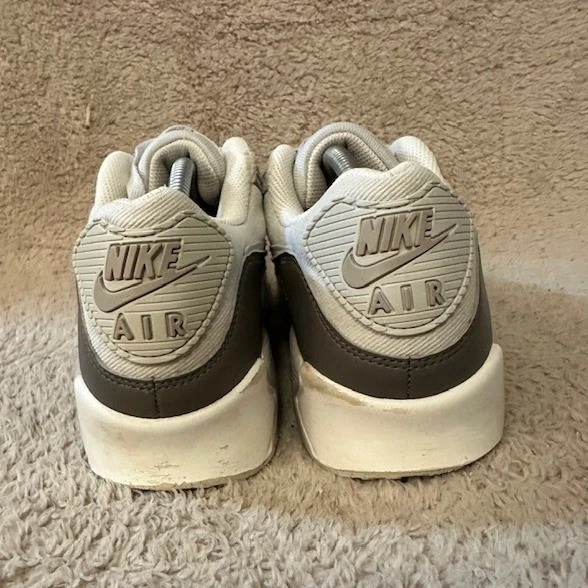Nike Air Max 90 Grey Sneakers 3